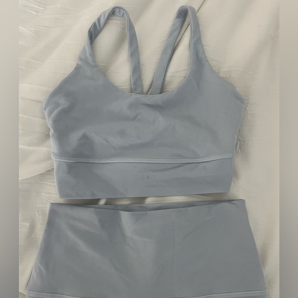 SOLD Set Active Bra and Leggings Set